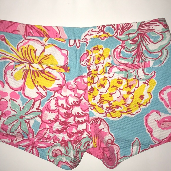 Lilly Pulitzer Floral shorts - Picture 3 of 3
